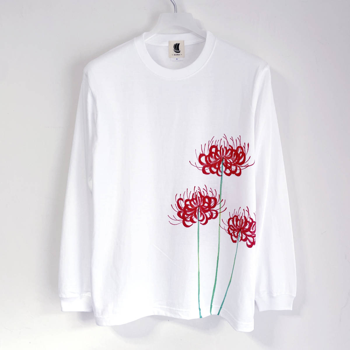 히간바나 패턴 티셔츠, 하얀색, S 사이즈, 핸드 드로잉 긴소매 티셔츠, 골지 소매로, 긴 티셔츠, 꽃무늬, 일본식 디자인, 흰색, 티셔츠, 긴팔, 작은 크기
