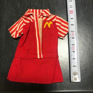 リカちゃん人形　マックの制服