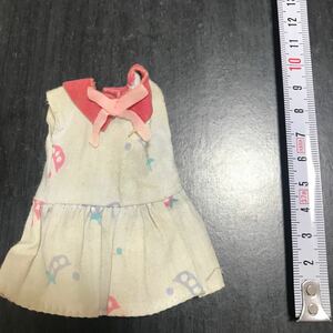 リカちゃん　服　プリントワンピース