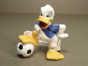  Disney Donald Duck PVC figure soccer blue BULLYLAND Germany representative 