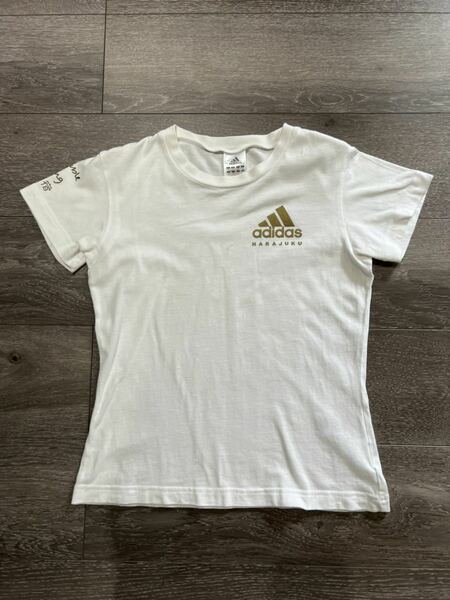 adidas 原宿限定Ｔシャツ size xs バスト40 丈50 ややウエストがシェイプしてあります