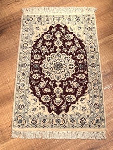 ペルシャ絨毯手織りウール&シルク・希少逸品絨毯・イラン・ラグ・クムデザイン　61cm×91cm nain509