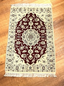 ペルシャ絨毯手織りウール&シルク・希少逸品絨毯・イラン・ラグ・クムデザイン　60cm×91cm nain529