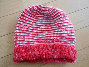 手編みの帽子 赤色混ざり糸と白糸 定形外１４０円　新品