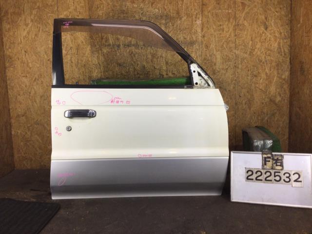 【個人宅発送不可】パジェロ KD-V46WG フロントドア 右 GR 4WD 7人 W09 MR439494