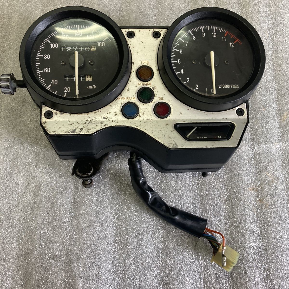 ヤマハR1ーZ新品メーターケースアッパーカバー メーター オートバイ