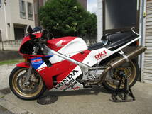 ◇◆◇HONDA　VFR750R RC30 日本国内限定1000台 ホモロゲーション モリワキFCRキャブレター HRCカーボンマフラー◇ RVF750 NR750 NSR250_画像2