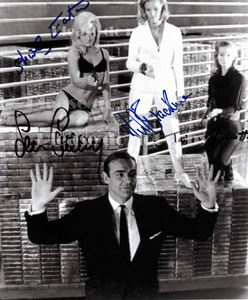 007/Goldfinger ショーン・コネリー & オナー・ブラックマン & シャーリー・イートン タニア・マレット & ボンドガール3名 サインフォト