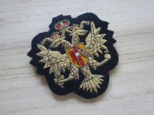 80s gold London Vintage Dragon emblem badge / college university . chapter blaser IVY ivy look university . chapter university 27