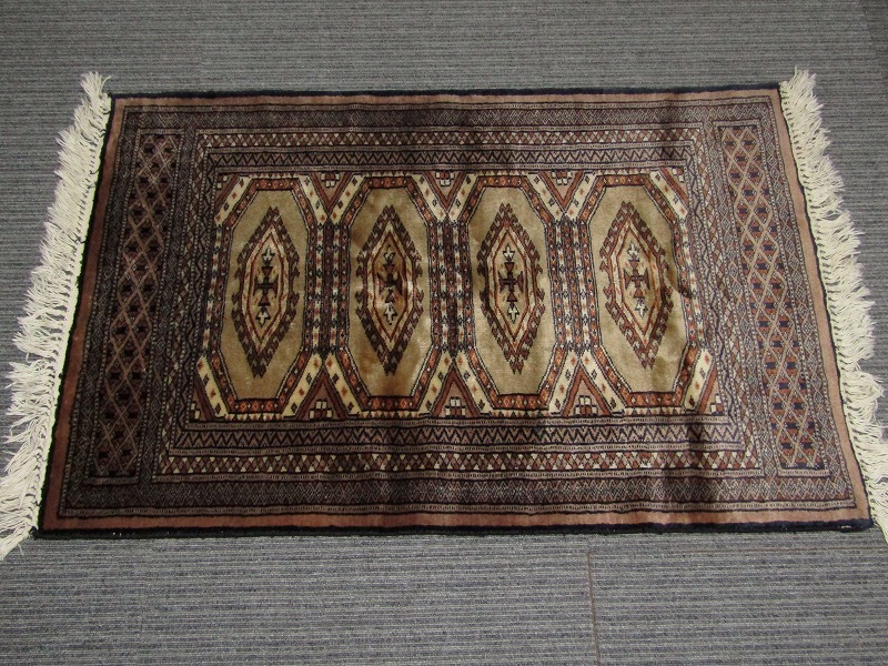 ヤフオク! -パキスタン 絨毯の中古品・新品・未使用品一覧