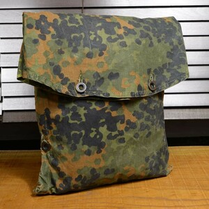 ドイツ軍放出品 テントシート収納バッグ Flecktarn フレクター迷彩 軍幕収納袋 [ 可 ] パップテント収納 ポーチ