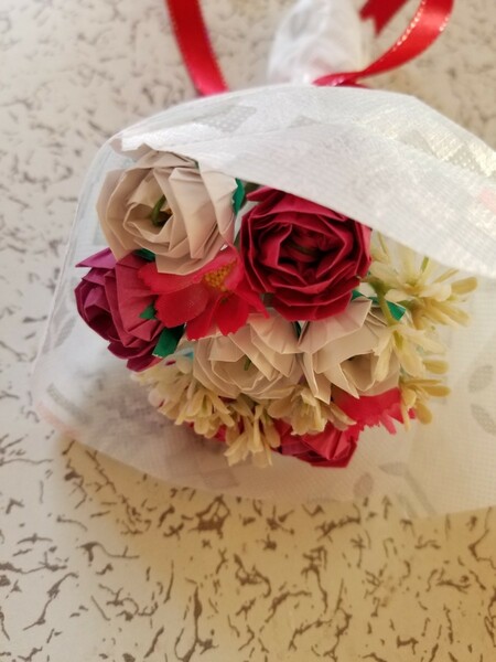 折り紙　ミニ薔薇の花束　濃いピンク　7本
