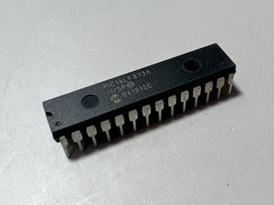 ★Microchip PIC16LF873A-I／SP マイコン, 28-Pin SPDIP　管理番号[F1-D1005]