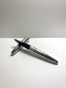 H2551 PILOTパイロット 万年筆シルバーン浮世絵 極細字 レア ペン先14K-585 インク無 比較的綺麗品です!