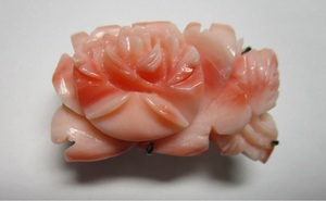 （1541）　K14珊瑚　「薔薇」　帯留・ブローチ兼用　12.28ｇ
