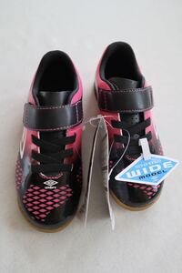 [Новая] Verotita v SB Jr Wide in Umbro UU4RIB23BP Black x Pink Junior Foot Salsar Shoes Leafure Размер 17 см.