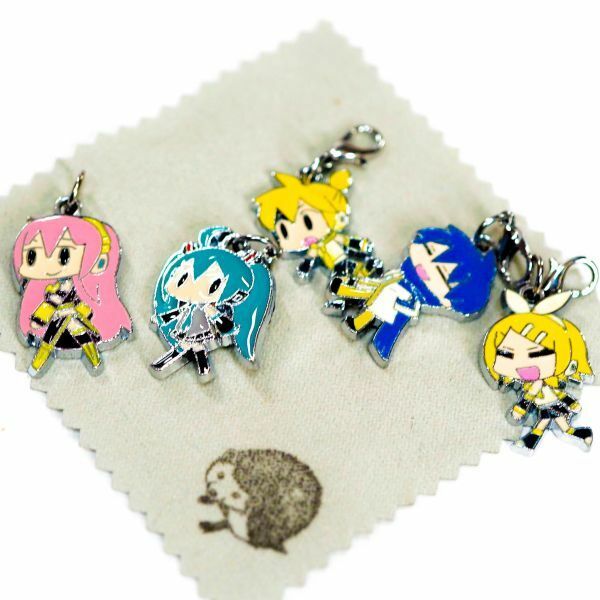 キーホルダー 初音ミク ボーカロイド ストラップ チャーム 5ス　グッズ　アクセサリ　おもちゃ