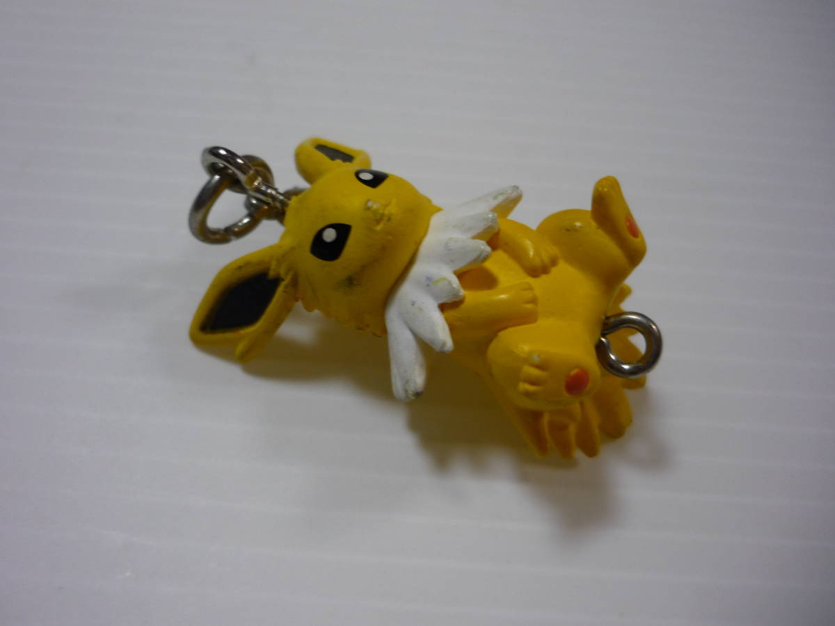 ポケットモンスター 10周年劇場版 台付きフィギュアストラップ ポケットモンスター 10周年劇場版 台付きフィギュアストラップ