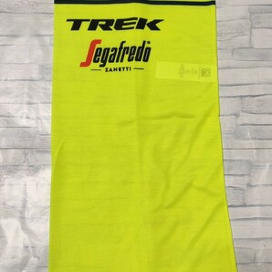 ※レア！蛍光イエロー　支給品　ネックウォーマー　TREK Segafredo　Santini　トレックセガブレード　ロードバイク