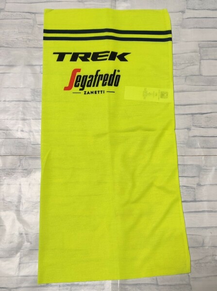 ※レア！蛍光イエロー　支給品　ネックウォーマー　TREK Segafredo　Santini　トレックセガブレード　ロードバイク