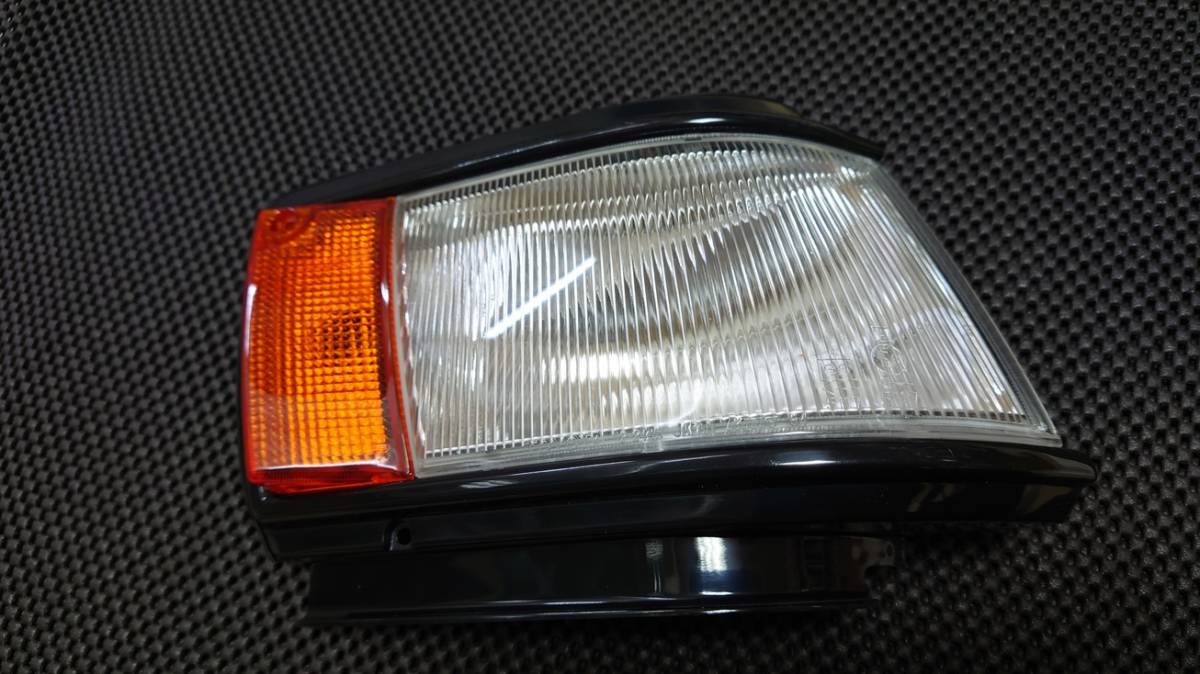 品質検査済 AE111 レビン後期用 左フロントウインカーレンズassy 品質検査済 AE111 レビン後期用 左フロントウインカーレンズassy