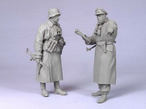 タンクモデル T-35086 1/35 ドイツ 戦車 士官 & SS 士官 冬 1941-43 2体