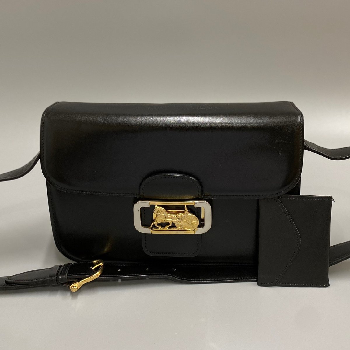 最大83%OFFクーポン CELINE セリーヌ クリップ 馬車ロゴ シルバー 1Q7