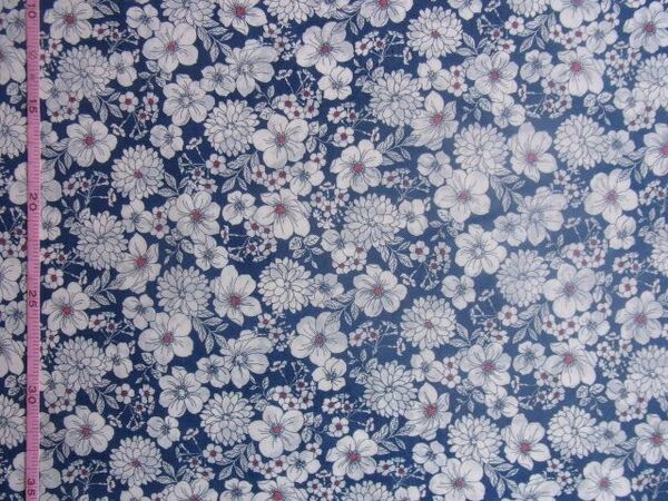 ★Handwork*Fabric♪６０ローン♪ソーイングプリント♪フラワー(ブルー)SC10428S-D♪109×50★【NE1951-A】