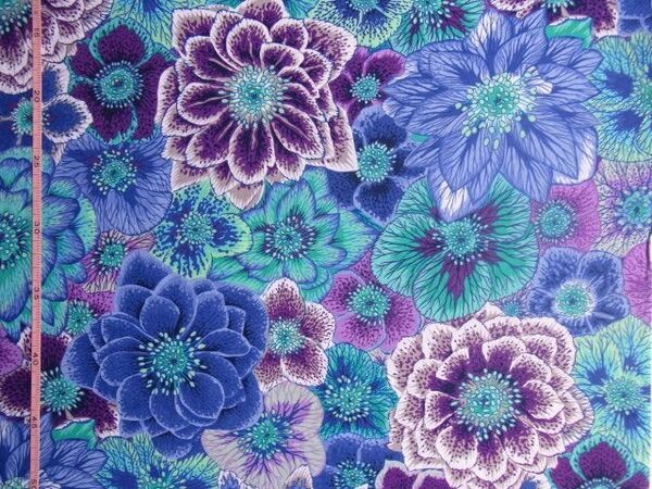 ★Kaffe Fassett(ケイフ・ファセット)♪Hellebores：ヘレボロス５０８３♪105×50★【NE1991-A】