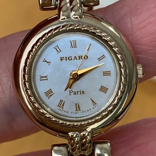 クオーツ レディース腕時計★美品★ FIGARO Paris