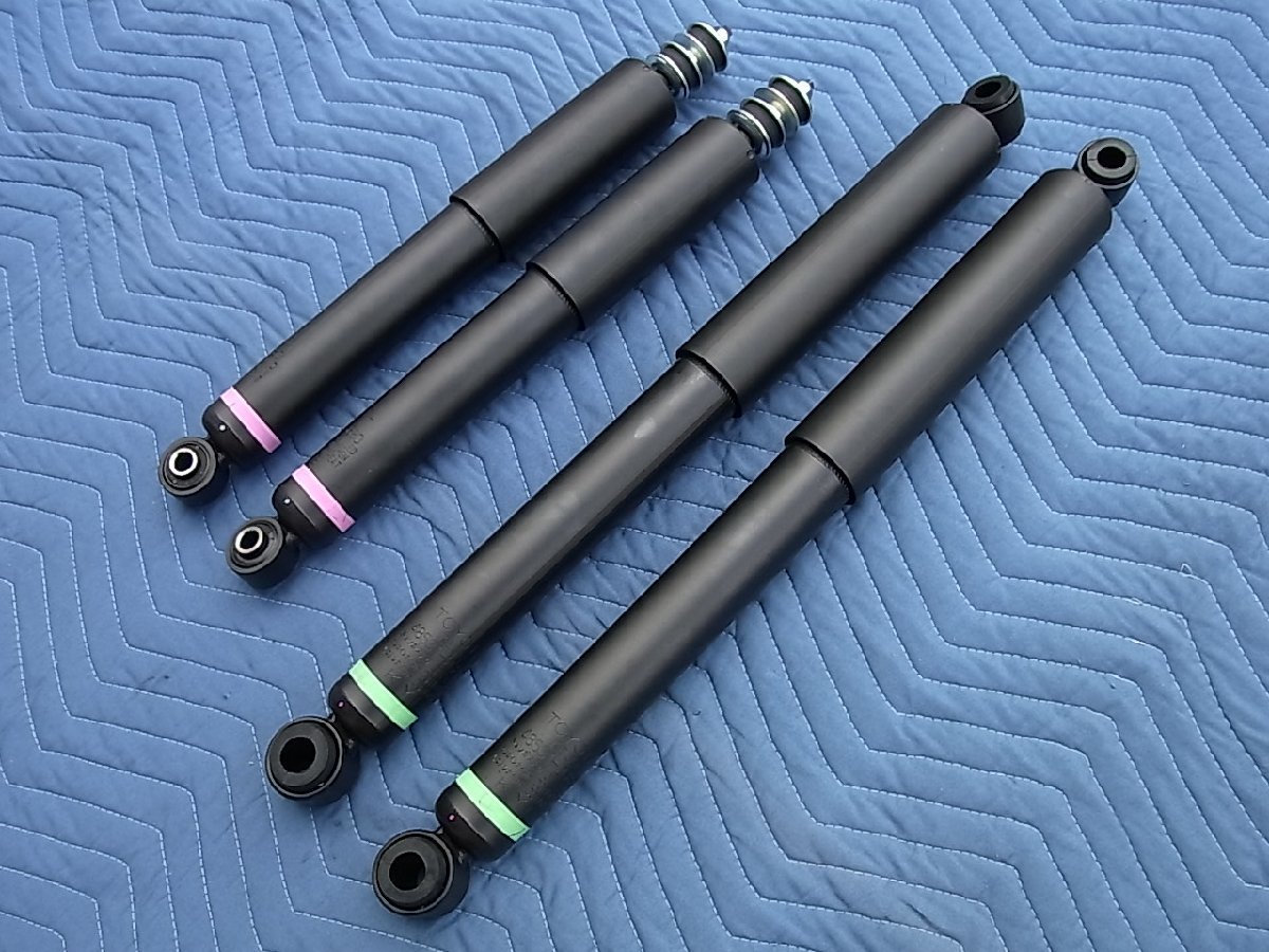 がありまし トヨタ ハイエース 6型 純正 サス ショック アブソーバー