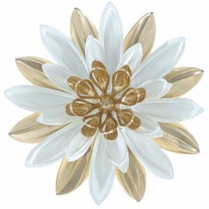 A8109◆【SARAH COVENTRY】◆ WATER LILY 1960s * 金と白のスイレンの花 フラワーモチーフ ◆ ヴィンテージブローチ ◆