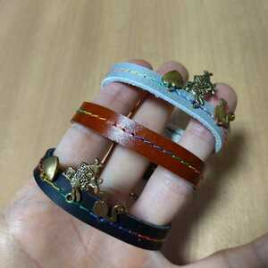 Art hand Auction [Set of 3 genuine leather bracelets] Cowhide leather, handmade ☆Can also be used as a choker or anklet for stuffed animals☆ Bargain item, fashion, Fashion Accessories, others