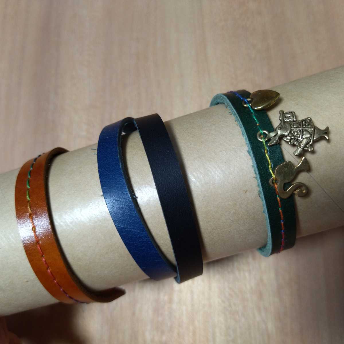 [Set of 3 genuine leather bracelets] Cowhide leather, handmade ☆Can also be used as a choker or anklet for stuffed animals☆ Bargain item, fashion, Fashion Accessories, others