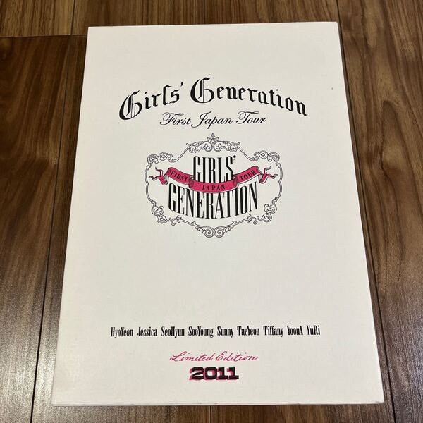 GIRLS'GENERATION First japan tour2011 写真集