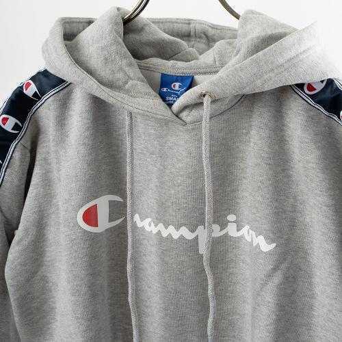 定価:7,900円　ChampionチャンピオンSleeve Tape Logoパーカー　色:グレー　（日本Size：S相当）アメリカSize:XS