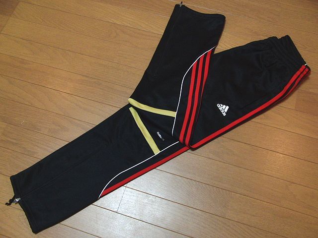 アディダス 赤 金 ジャージの値段と価格推移は?|9件の売買情報を集計