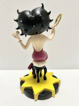 【極美品♪ レア】 1996 ダンバリーミント Betty Boop ＊ All Dolled Up ＊ ベティーさん フィギュア 証明書付_画像6