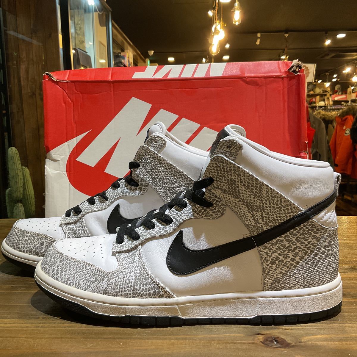 最新デザインの NIKE DUNK HIGH LE 白×紫 econet.bi