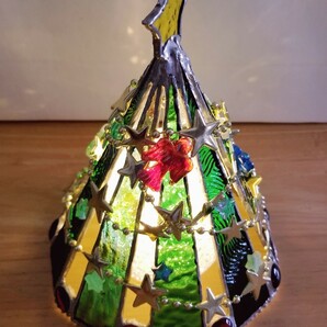 ステンドグラス　天使と星をちりばめた　クリスマスツリーのランプ
