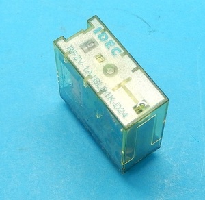 RF2V-1A1BLD1K-D24　RF2形2極強制ガイド式リレー　IDEC　ランクS中古品