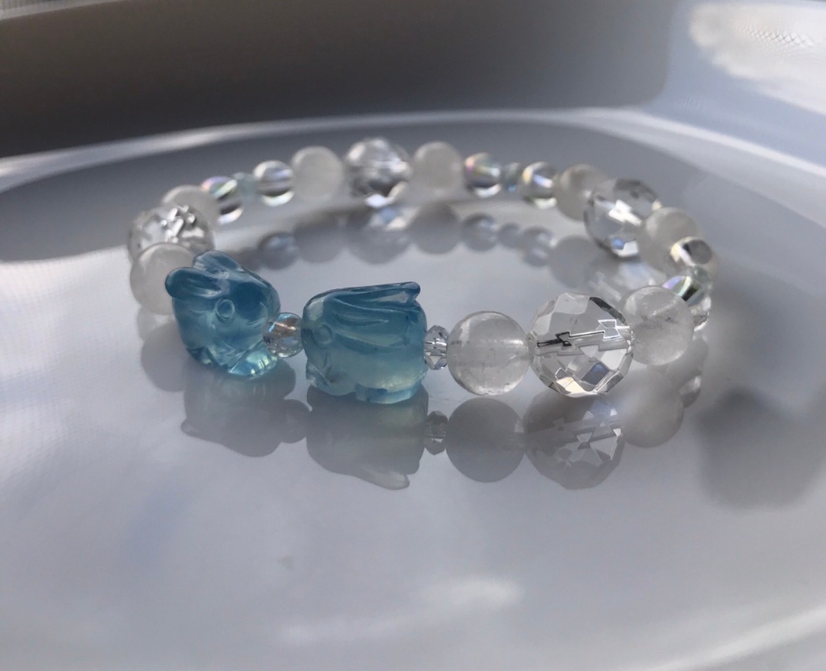 青い斑の浮かぶ魅力的なオレンジオパール82ct ファイアオパール 鉱物標本