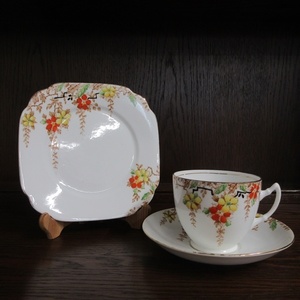 イギリス製 Salisbury China Co カップ＆ソーサー ケーキプレート トリオ ティーカップ アンティーク雑貨 英国 tableware 1529sb