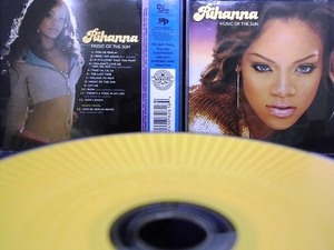 33_02104 Rihanna（リアーナ）/ MUSIC OF THE SUN（ミュージック・オブ・ザ・サン） ※輸入盤