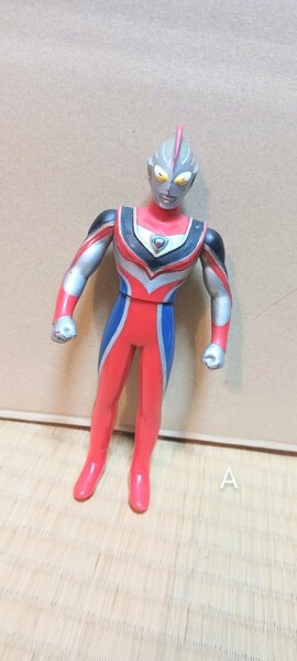 レトロ　ウルトラマンガイア　約16cm　ソフビ　フィギュア　 ウルトラ怪獣　骨董品　昭和　ヴィンテージ　ブルファク　キング