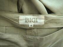 二点落札で送料無料！ B980 BIGI ビギ　シルク１００％　パンツ　スラックス　レディース　絹　カーキ　ボトムス_画像3