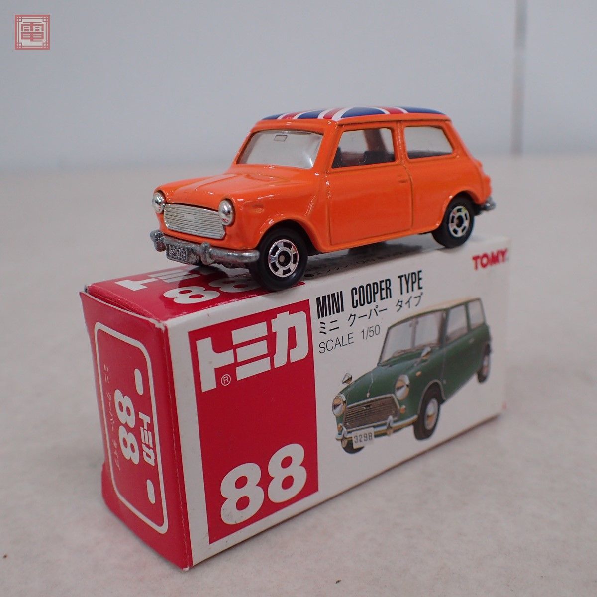 します TOMICA トミカ ミニクーパー 赤/白屋根 赤シート れての