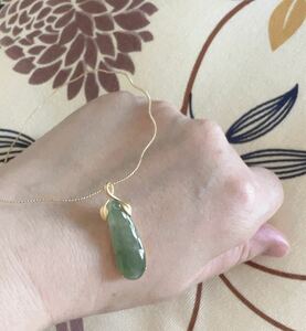 .. jade 18K pendant 