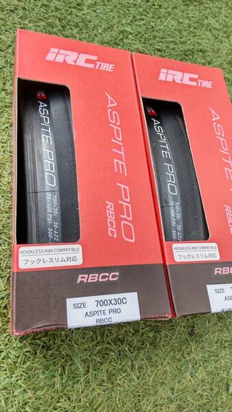 IRC アスピーテ　７００－３０C 　ＲＢＣＣ　ASPITE PRO ２本セット　クリンチャータイヤ