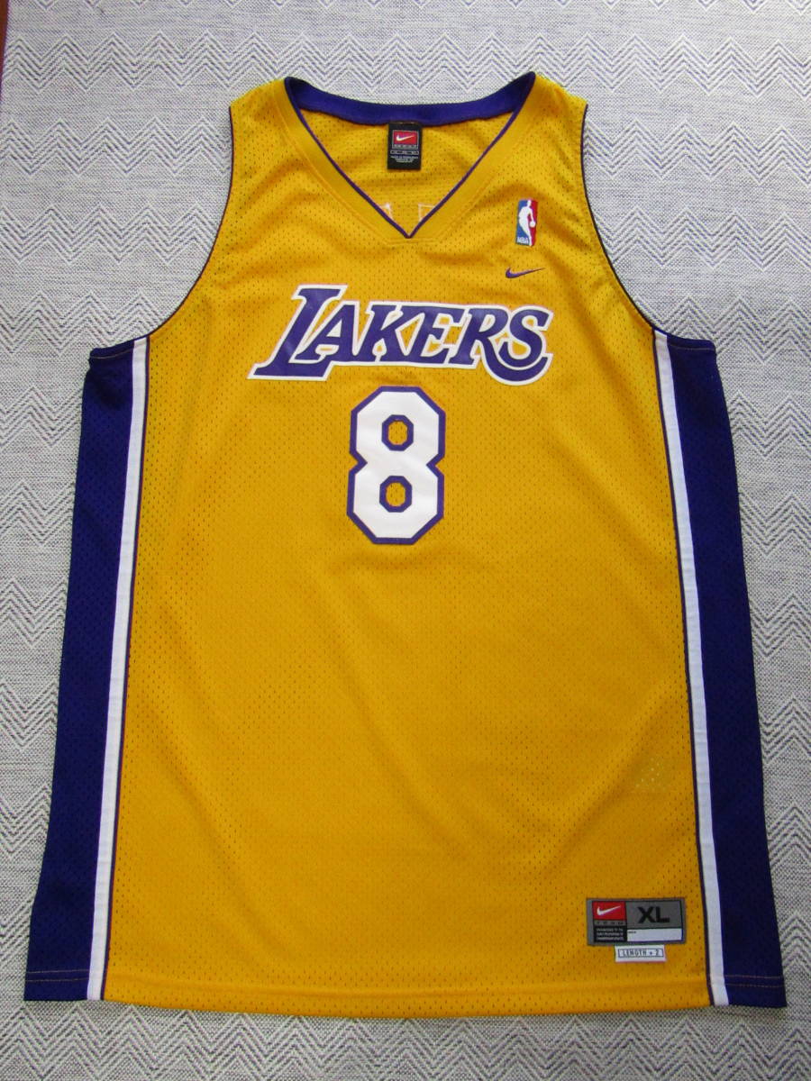 美品 NBA LAKERS コービー・ブライアント BRYANT #8 ロサンゼルス